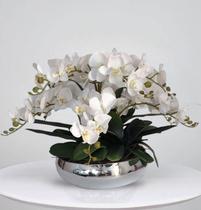 Arranjo de 6 orquídeas artificiais brancas - 50cm x 55cm