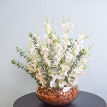 Arranjo de Flor Artificial Branca e Eucalipto no Vaso de Vidro Formosinha