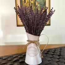 Arranjo de Flores Desidratadas com Vaso Vintage Branco Para Decoração Duradoura Arranjo de Flores Desidratadas com Vaso Vintage Branco Para Decoração Duradoura