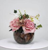 Arranjo de Flores Rosas Artificiais Cores Delicadas e Vaso Arranjo de Flores Rosas Artificiais Cores Delicadas e Vaso