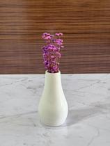 Arranjo de Flores SempreVivas Naturais em Vaso Decorativo, 15 cm, Branco com Padrão Art Déco