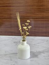 Arranjo de Flores SempreVivas Naturais em Vaso Decorativo, 15 cm, Branco com Padrão Art Déco