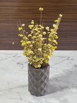 Arranjo de Flores SempreVivas Naturais em Vaso Decorativo, 15 cm, Branco com Padrão Art Déco