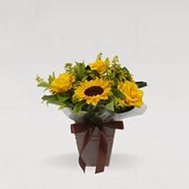 Arranjo de Girassóis e Rosas Amarelas - flor de liz