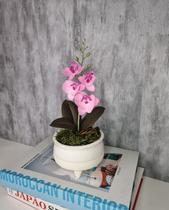 Arranjo De Mini Orquídea Rosa Vaso Bege Claro Redondo - FLORESCER DECOR