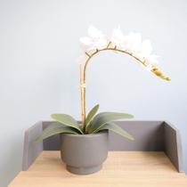 Arranjo de Orquídea Artificial Branca no Vaso Cumbuca Cinza Formosinha