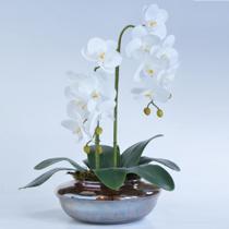 Arranjo de Orquídea Artificial em Terrário Pequeno Ambar - Vila das Flores