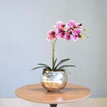 Arranjo de Orquídea Artificial Rosa no Vaso Prateado M  Formosinha