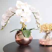 Arranjo de Orquídeas Artificiais Brancas no Vaso Rose Gold Formosinha Arranjo de Orquídeas Artificiais Brancas no Vaso Rose Gold Formosinha