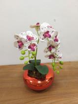 Arranjo de orquídeas artificiais