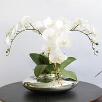 Arranjo de Orquídeas de Silicone Brancas no Vaso Prateado Formosinha