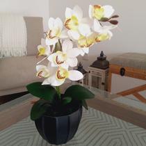 Arranjo orquidea branca toque real com vaso preto 50ax20l/cm - Valentina Decora