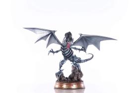 As primeiras 4 figuras da estátua Yu-Gi-Oh! Dragão Branco de Olhos Azuis 35cm