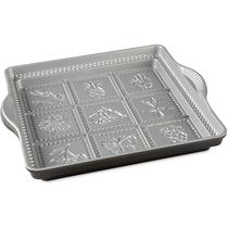 Assadeira Nordic Ware English Shortbread 9x9in, antiaderente