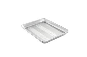 Assadeira Nordic Ware Prism Quarter Sheet - Revestimento Metálico