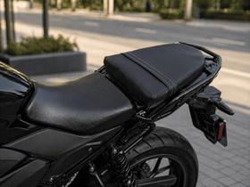 Assento Macio para Banco de Moto Almofada Universal com Fixação Antiderrapante Assento Macio para Banco de Moto Almofada Universal com Fixação Antiderrapante