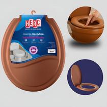 Assento Sanitário Oval Almofadado Prime Herc Chocolate Tampa Vaso Confortável Macio Fácil Limpeza Assento Sanitário Oval Almofadado Prime Herc Chocolate Tampa Vaso Confortável Macio Fácil Limpeza