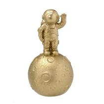 Astronauta decorativo em resina no globo dourado - Espressione