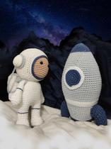 Astronauta e Foguete Amigurumi Crochê 25cm