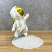 Astronauta na lua - Decoração geek para estante ou mesa