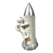 Astronauta no foguete em resina - stock