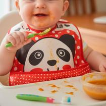 Babador Infantil Love Panda Silicone Impermeável com Bolso Coletor Ajustável
