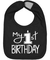 Babete de bebê Aiden's Corner My 1st Birthday de algodão 28x20 cm