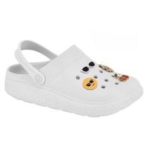Babuche Clog Feminina Moleca Com Pingente Botons 5832.201.30598 Cor:Branco OffTamanho:36 Babuche Clog Feminina Moleca Com Pingente Botons 5832.201.30598 Cor:Branco OffTamanho:36