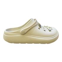 Babuche Feminino Moleca Coleção Boiadeira Casual Conforto Superleve Pins Metalizados 5832.314 Branco Babuche Feminino Moleca Coleção Boiadeira Casual Conforto Superleve Pins Metalizados 5832.314 Branco