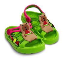 Babuche Infantil Plugt Dude Capivara Verde Leve, Confortável e Impermeável para Meninas