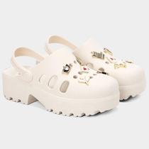 Babuche Moleca Salto Tratorado Pin Feminina - Off White - 38 Babuche Moleca Salto Tratorado Pin Feminina - Off White - 38
