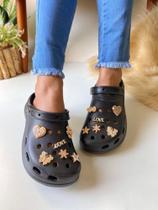 Babuche Plataforma Alta Nuvem Com Pins Botons Macia Conforto 991 Babuche Plataforma Alta Nuvem Com Pins Botons Macia Conforto 991