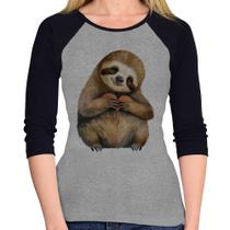 Baby Look Raglan Bicho Preguiça Coração Manga 3/4 - Foca na Moda Baby Look Raglan Bicho Preguiça Coração Manga 3/4 - Foca na Moda