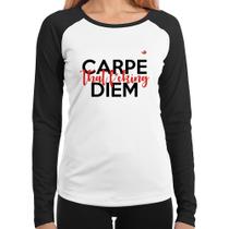 Baby Look Raglan Carpe that fucking Diem Manga Longa - Foca na Moda