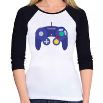 Baby Look Raglan Controle Retrô Vídeo Game Gamepad Manga 3/4 - Foca na Moda Baby Look Raglan Controle Retrô Vídeo Game Gamepad Manga 3/4 - Foca na Moda