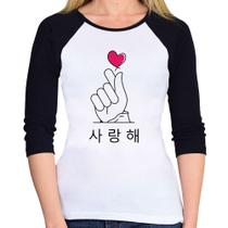 Baby Look Raglan Coração coreano (te amo) Manga 3/4 - Foca na Moda Baby Look Raglan Coração coreano (te amo) Manga 3/4 - Foca na Moda
