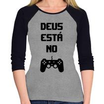 Baby Look Raglan Deus está no controle Manga 3/4 - Foca na Moda Baby Look Raglan Deus está no controle Manga 3/4 - Foca na Moda