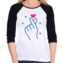 Baby Look Raglan Mini coração coreano Manga 3/4 - Foca na Moda Baby Look Raglan Mini coração coreano Manga 3/4 - Foca na Moda