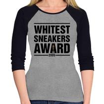 Baby Look Raglan Whitest Sneakers Awards Manga 3/4 - Foca na Moda Baby Look Raglan Whitest Sneakers Awards Manga 3/4 - Foca na Moda