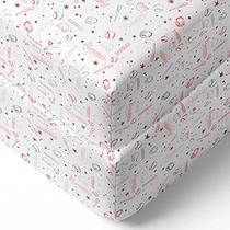 Bacati - Lençóis Esportivos Silky Soft Respirable 100% Cotton Muslin Baby Crib Fitted Sheets - Fits Standard 28 x 52 x 5 Berço e Colchões para Crianças (Beisebol Vermelho / Cinza)
