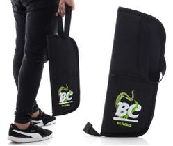Bag de Baquetas Batera Clube BC Octogear Black tamanho médio com bolso frontal Bag de Baquetas Batera Clube BC Octogear Black tamanho médio com bolso frontal