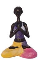 Bailarina yoga yogui pernas cruzadas orando degradê azul roxo rosa e amarelo - peça em gesso