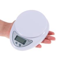 Balança De Cozinha Alimentos Digital E De Precisão De 1g Até 5kg Visor LCD Com Copo Medidor Graduado P/ Liquidos - Tare Balança De Cozinha Alimentos Digital E De Precisão De 1g Até 5kg Visor LCD Com Copo Medidor Graduado P/ Liquidos - Tare