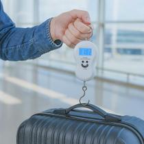 Balança Digital Portátil com Gancho 50kg LCD Cores Sortidas Malas Viagem