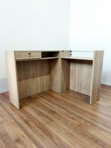 Balcão Compacto Em L Amadeirado - Estilo E Funcionalidade Balcão Compacto Em L Amadeirado - Estilo E Funcionalidade