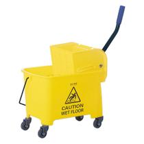 Balde Carrinho Espremedor Com Divisor de Águas 20l SuperPro . Balde Carrinho Espremedor Com Divisor de Águas 20l SuperPro .