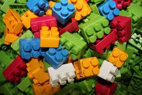 Balde com 128 Peças de Montar PlayHobbies Balde com 128 Peças de Montar PlayHobbies