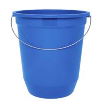 Balde De Plástico Médio 13,5 Litros Com Alça Em Metal Azul Balde De Plástico Médio 13,5 Litros Com Alça Em Metal Azul