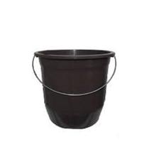BALDE PLÁSTICO COM ALÇA DE METAL PRETO 8l