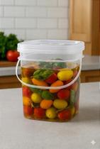 Balde Quadrado Plástico Atóxico com Alça para Alimentos e Outros - 2,2L - Pacote com 10 Unidades Balde Quadrado Plástico Atóxico com Alça para Alimentos e Outros - 2,2L - Pacote com 10 Unidades